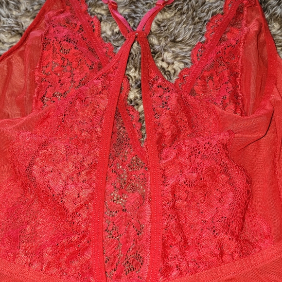 LINGERIE - Picture 11 of 15